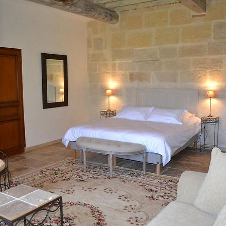 Mas Petit Prince Bed & Breakfast Arles Bagian luar foto