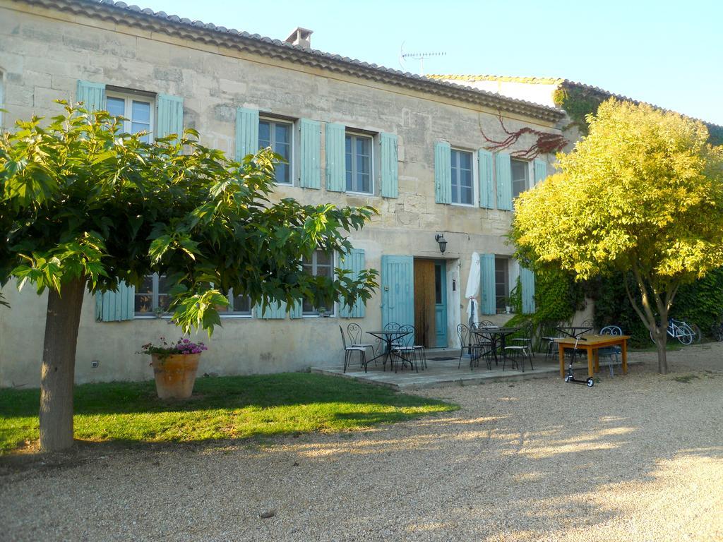 Mas Petit Prince Bed & Breakfast Arles Bagian luar foto