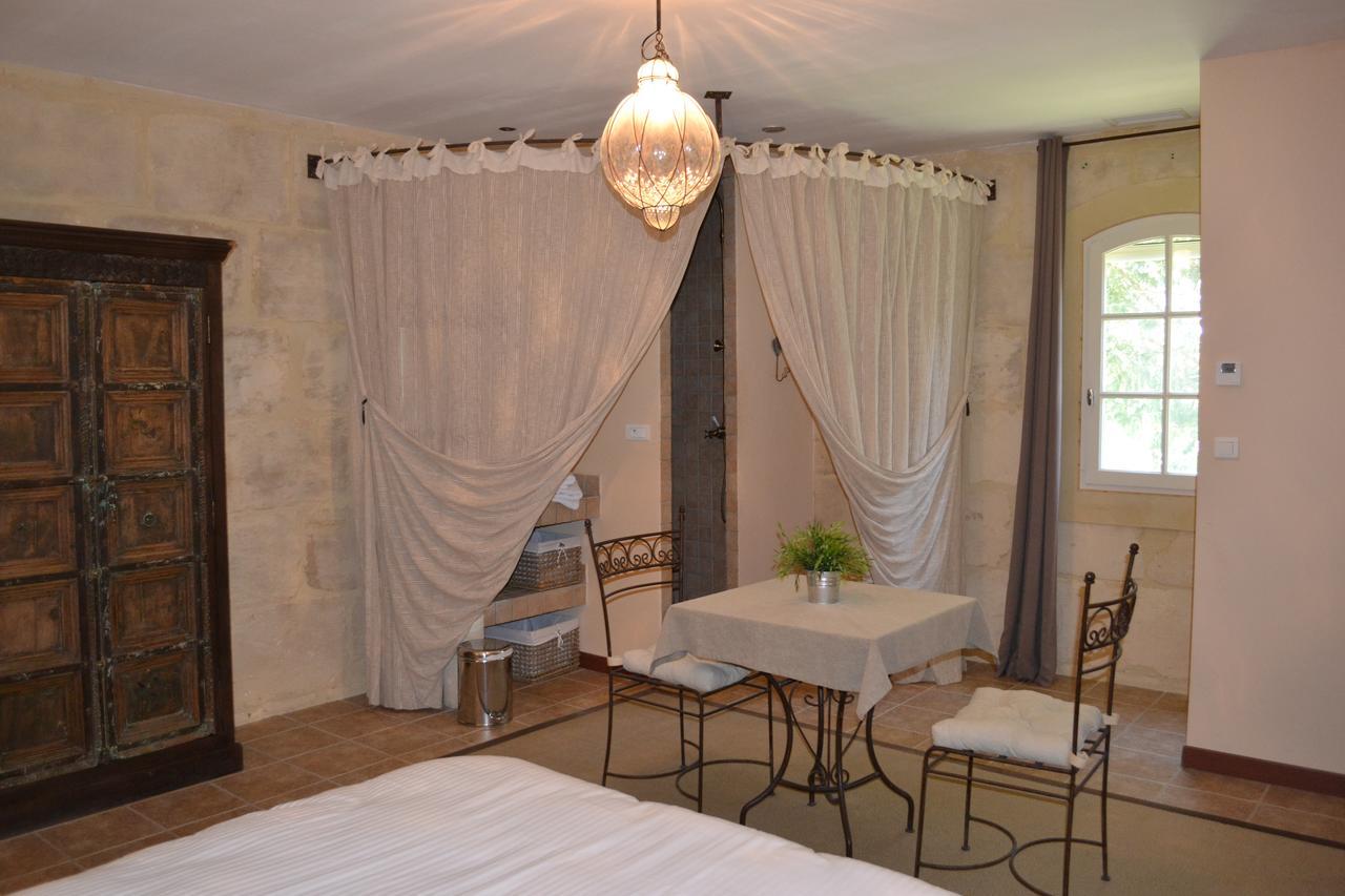 Mas Petit Prince Bed & Breakfast Arles Bagian luar foto