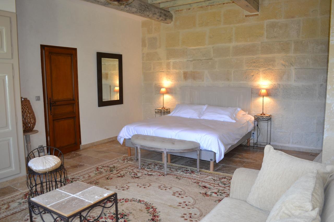 Mas Petit Prince Bed & Breakfast Arles Bagian luar foto