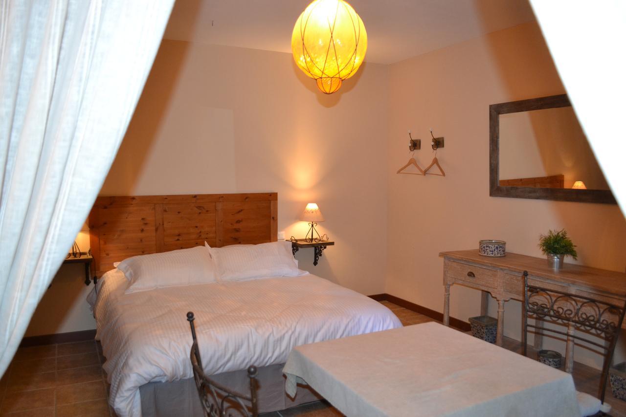 Mas Petit Prince Bed & Breakfast Arles Bagian luar foto