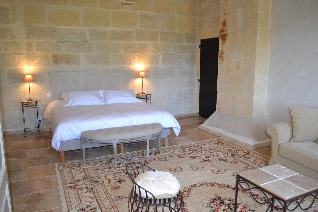 Mas Petit Prince Bed & Breakfast Arles Bagian luar foto