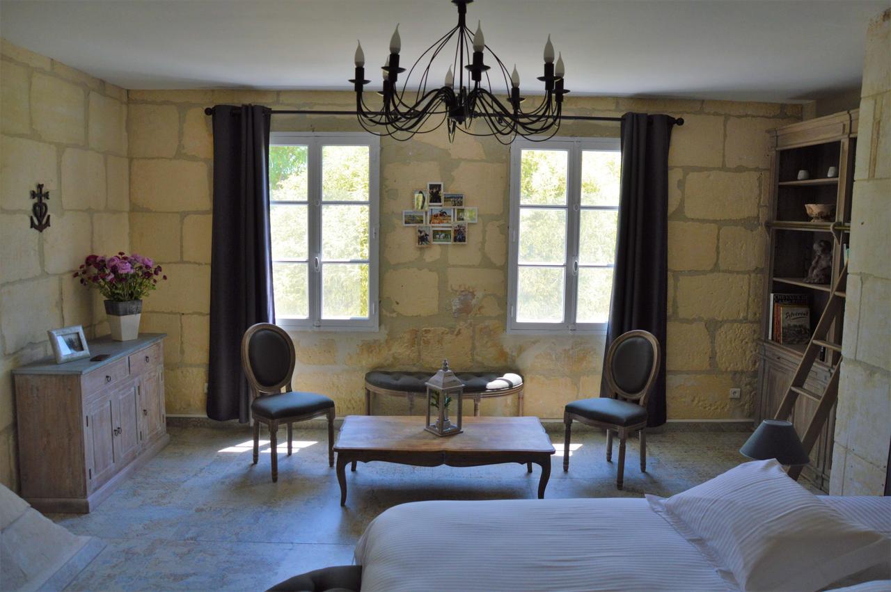 Mas Petit Prince Bed & Breakfast Arles Bagian luar foto