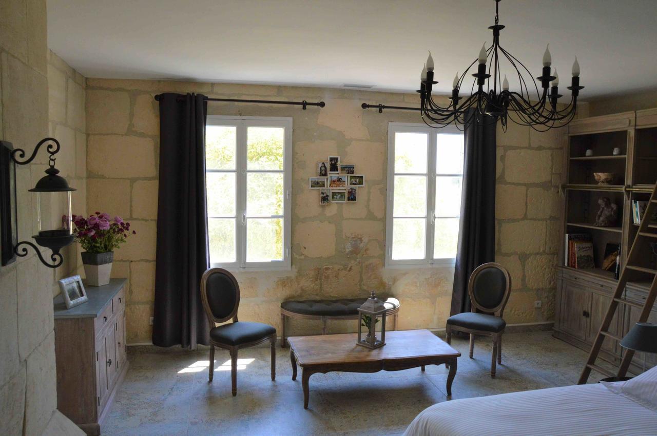 Mas Petit Prince Bed & Breakfast Arles Bagian luar foto